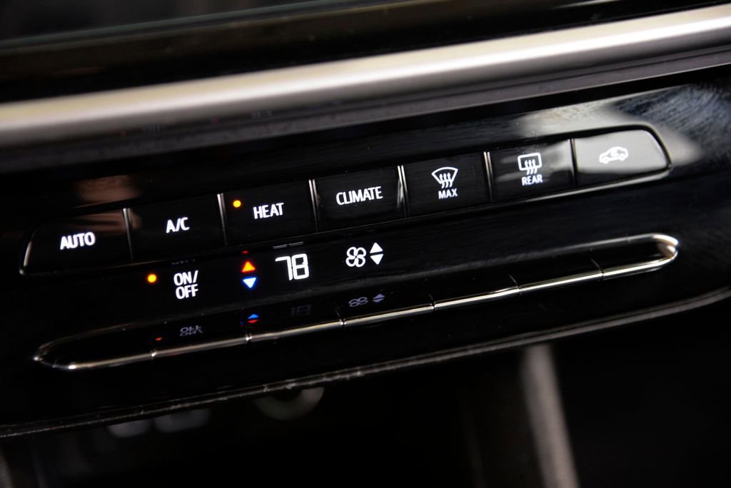 Used 2023 Chevrolet Bolt EUV LT w/ Driver Confidence Package image 25