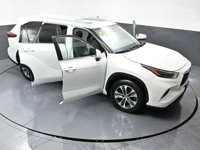 Used 2023 Toyota Highlander XLE FWD image 67