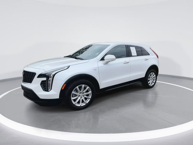 Used 2023 Cadillac XT4 Luxury w/ Cold Weather Package image 5