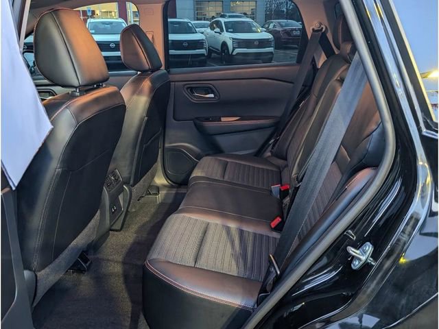 Certified 2025 Nissan Rogue SV image 9