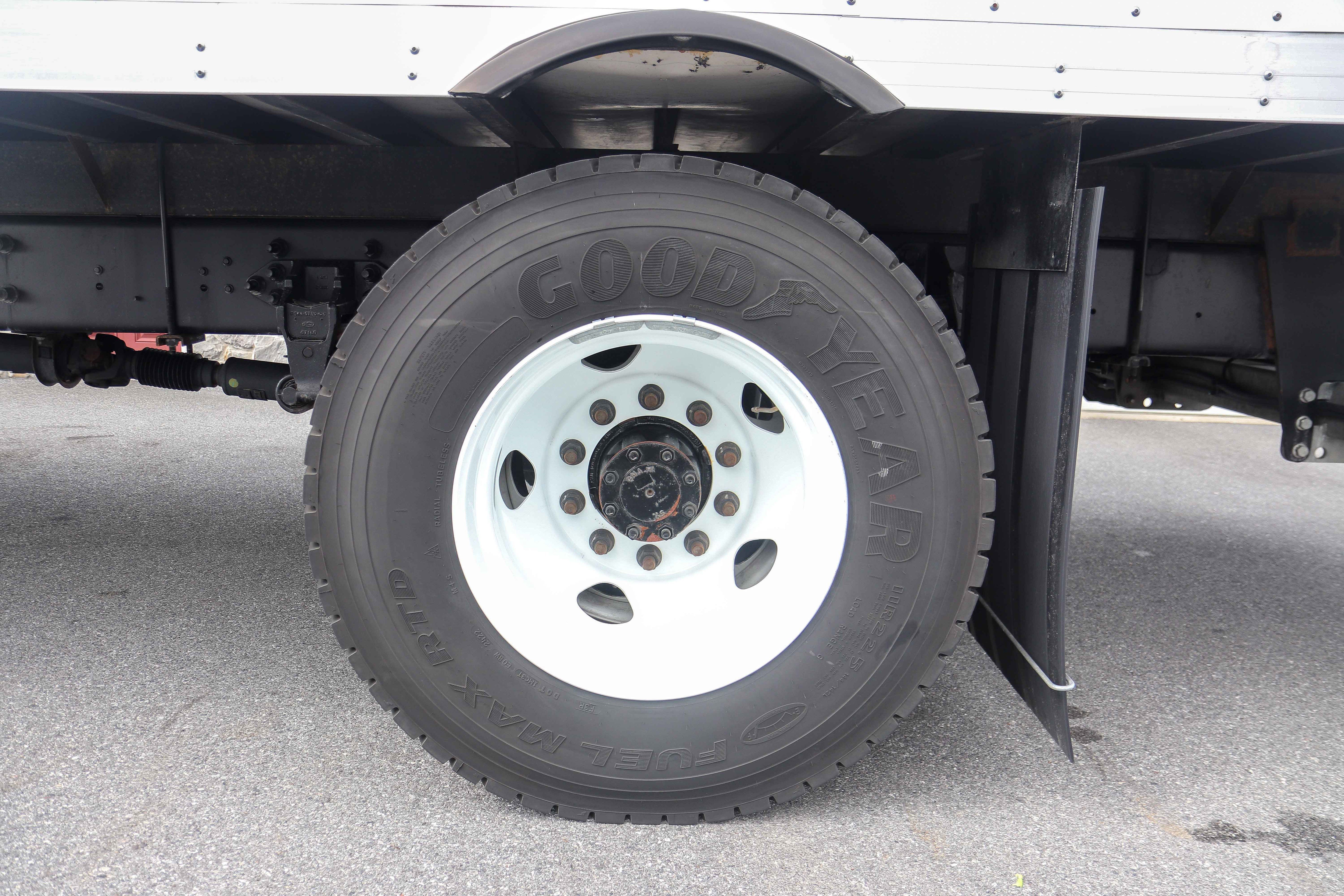 Used 2023 Ford F650 2WD Regular Cab Super Duty image 27