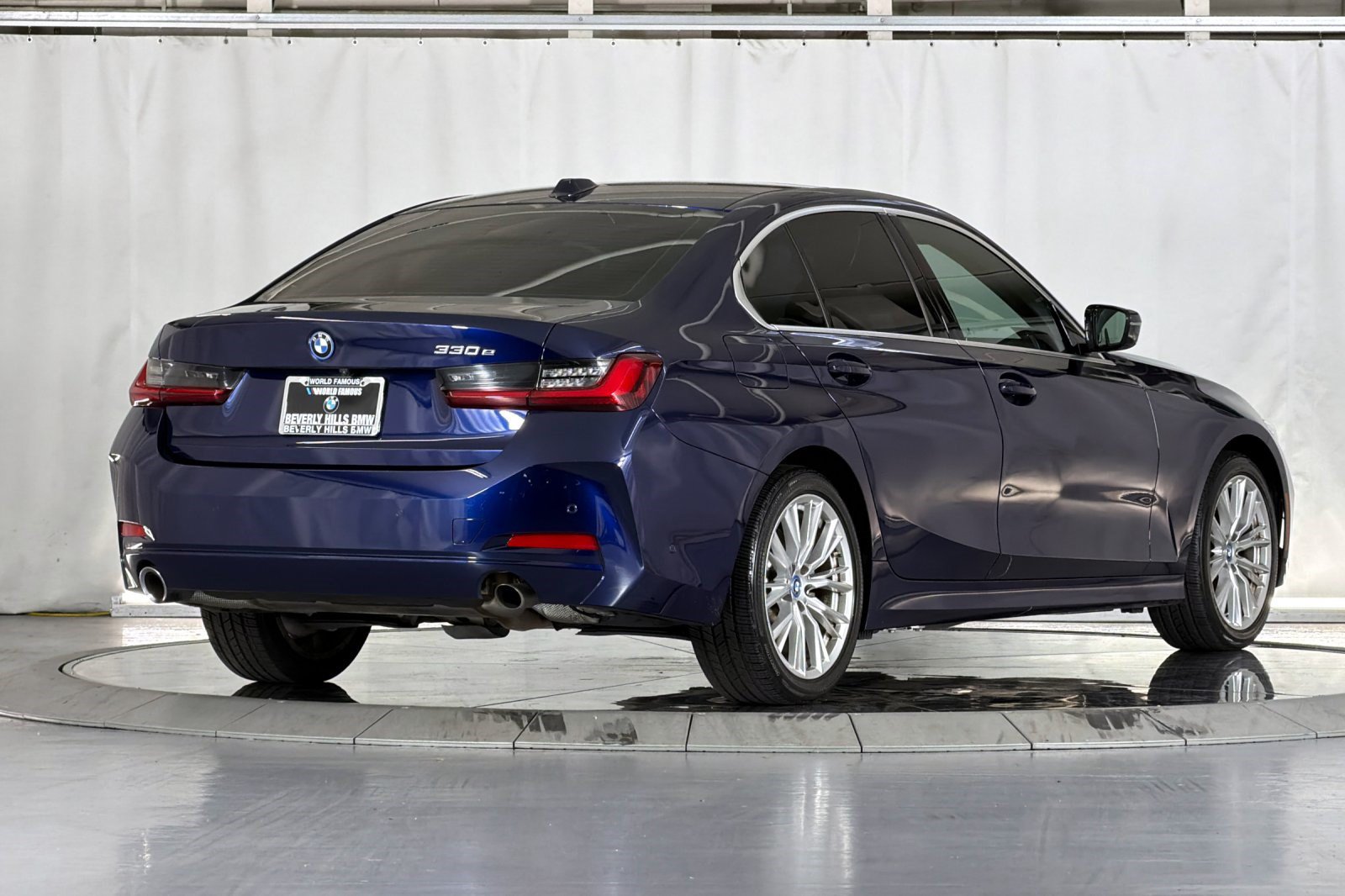 Used 2024 BMW 330e w/ Convenience Package RWD image 9