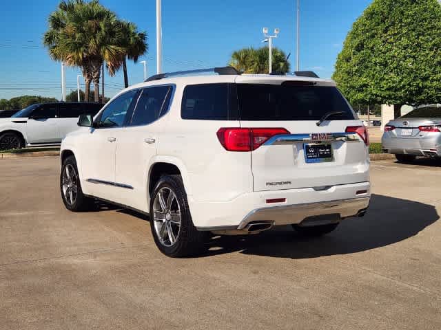 Used 2017 GMC Acadia Denali w/ Technology Package FWD image 4