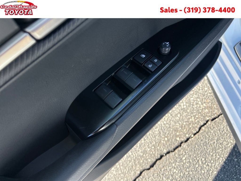 New 2026 Toyota Camry Hybrid image 11