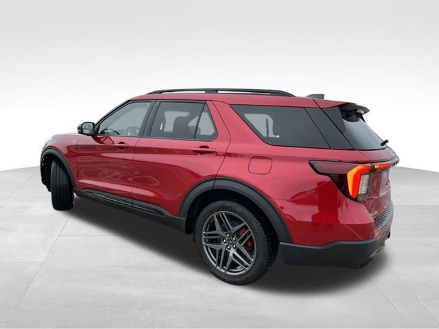 Used 2025 Ford Explorer ST-Line w/ Premium Package image 5