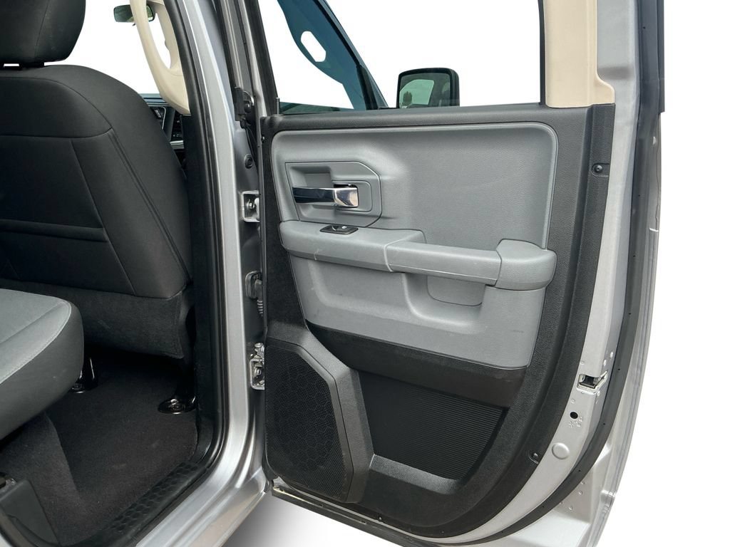 Used 2024 RAM 1500 Classic SLT AWD/4WD image 19