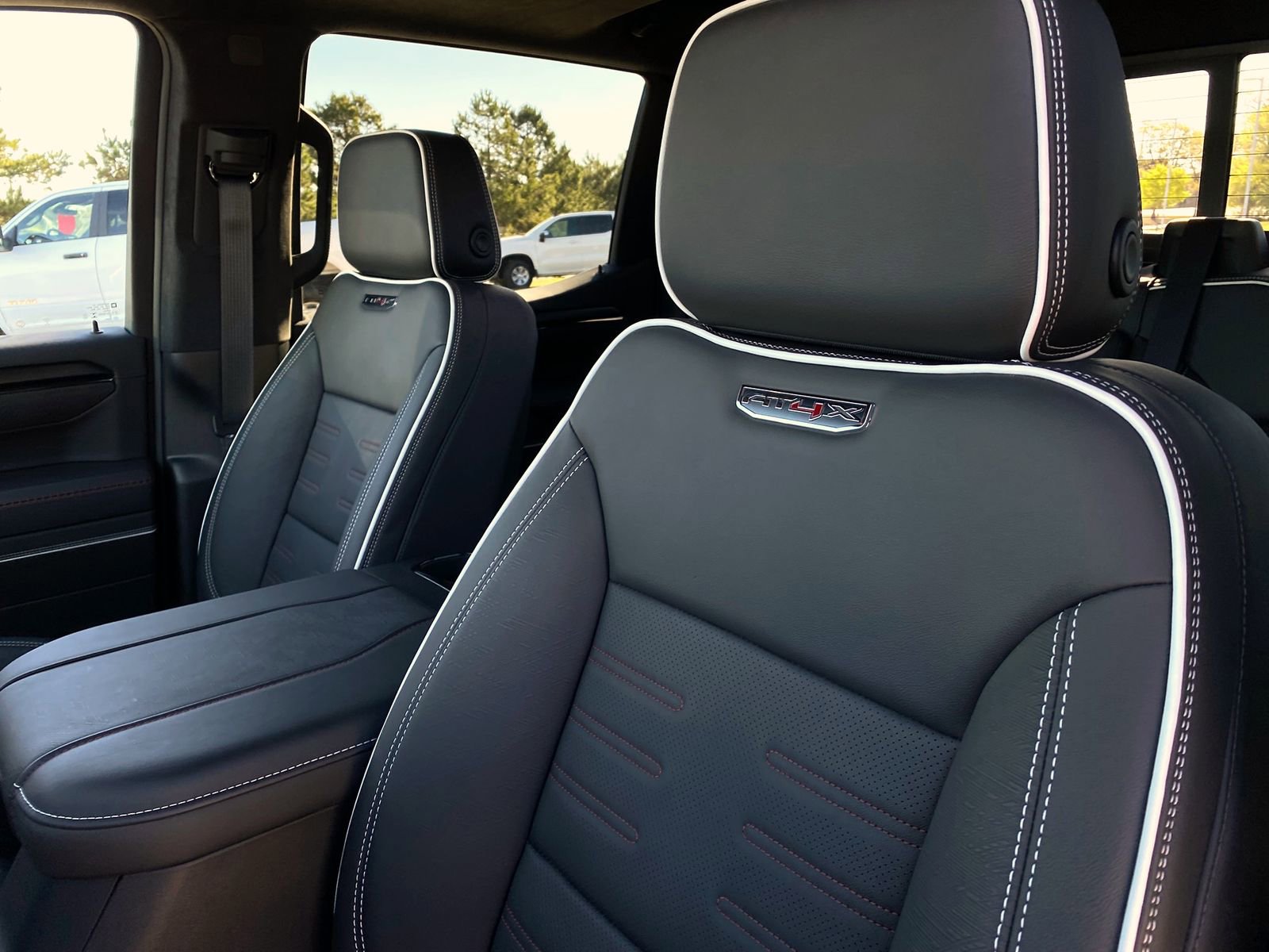 Used 2024 GMC Sierra 1500 AT4X image 14