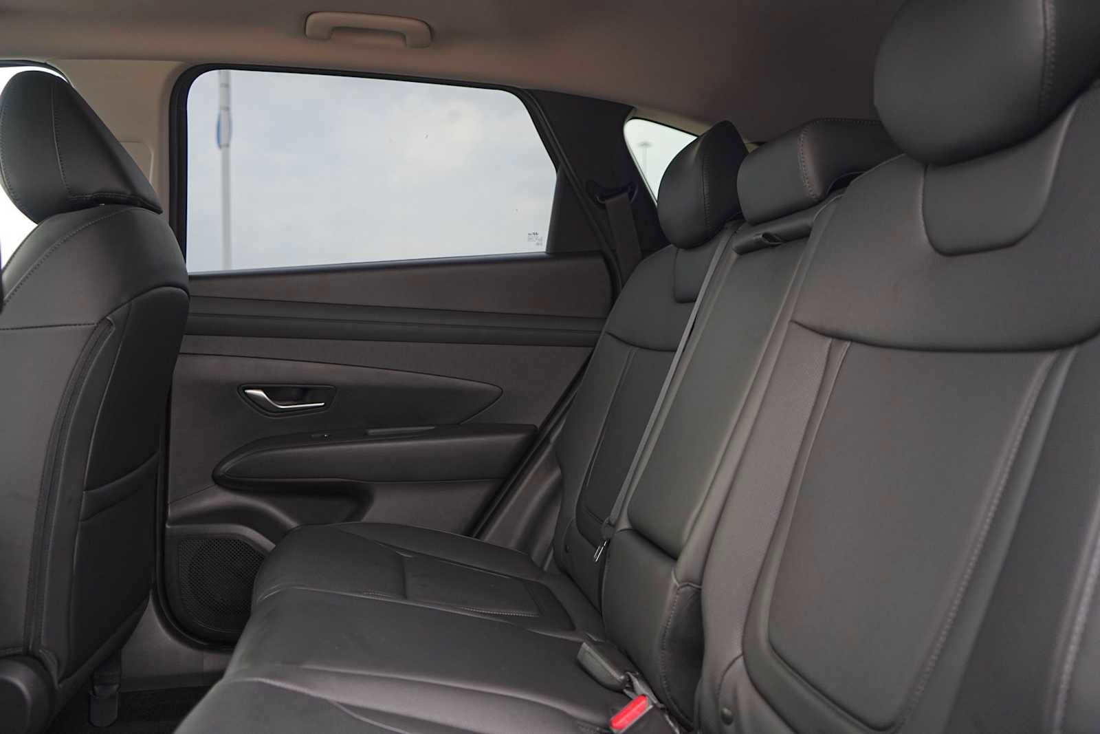 Used 2025 Hyundai Tucson SEL FWD image 14