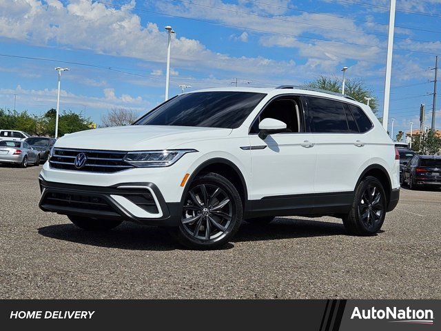Used 2024 Volkswagen Tiguan SE image 1