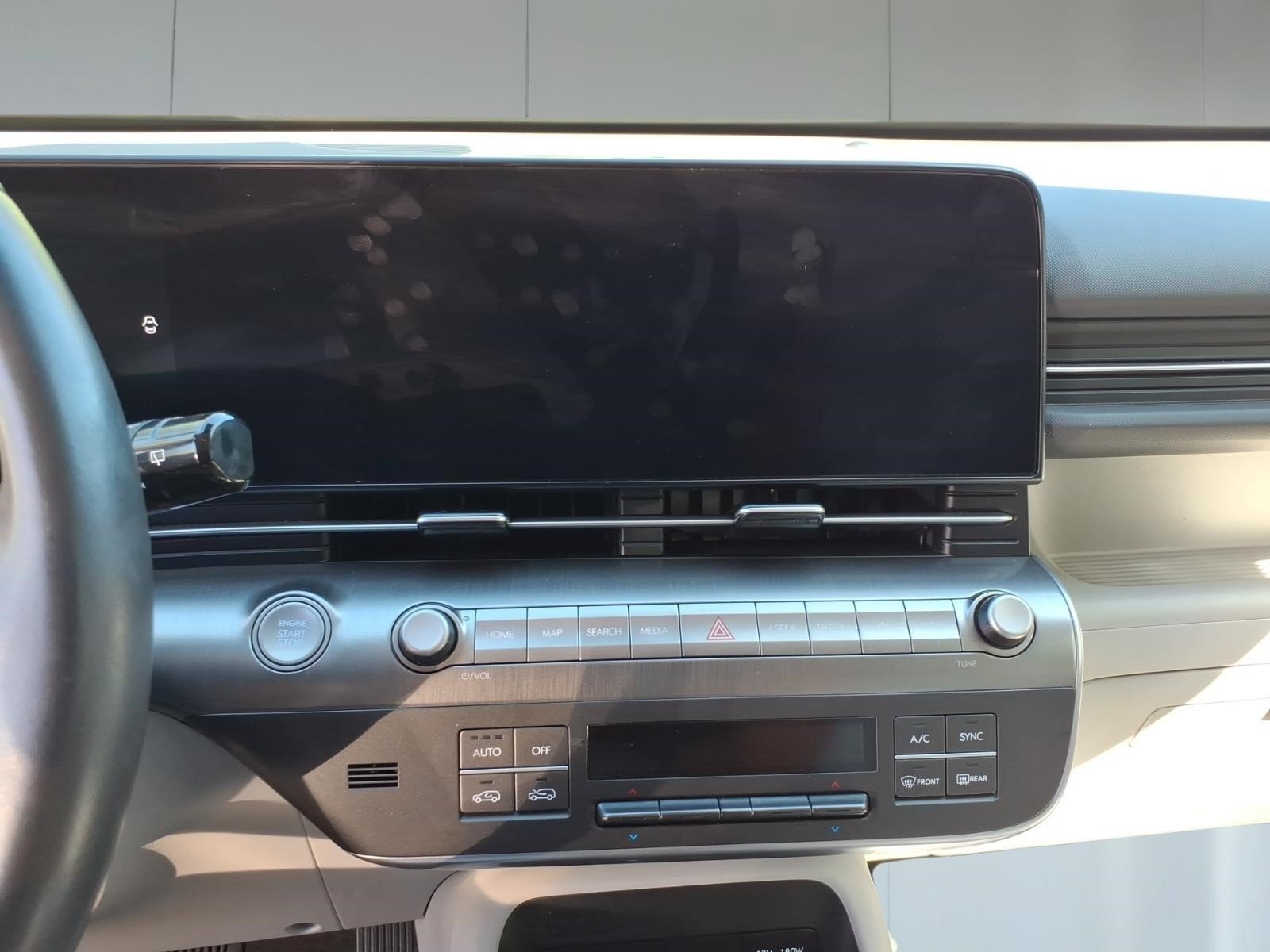 Used 2025 Hyundai Kona SEL AWD/4WD image 12