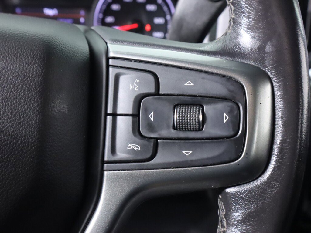 Used 2021 Chevrolet Silverado 1500 LT w/ Convenience Package II AWD/4WD image 14