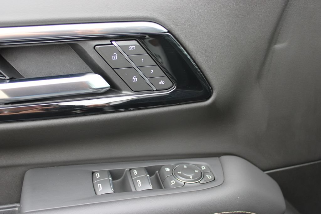 Certified 2025 Chevrolet Tahoe Premier AWD/4WD image 11