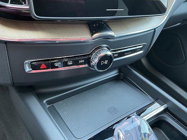 New 2026 Volvo XC60 B5 Plus w/ Climate Package AWD/4WD image 18