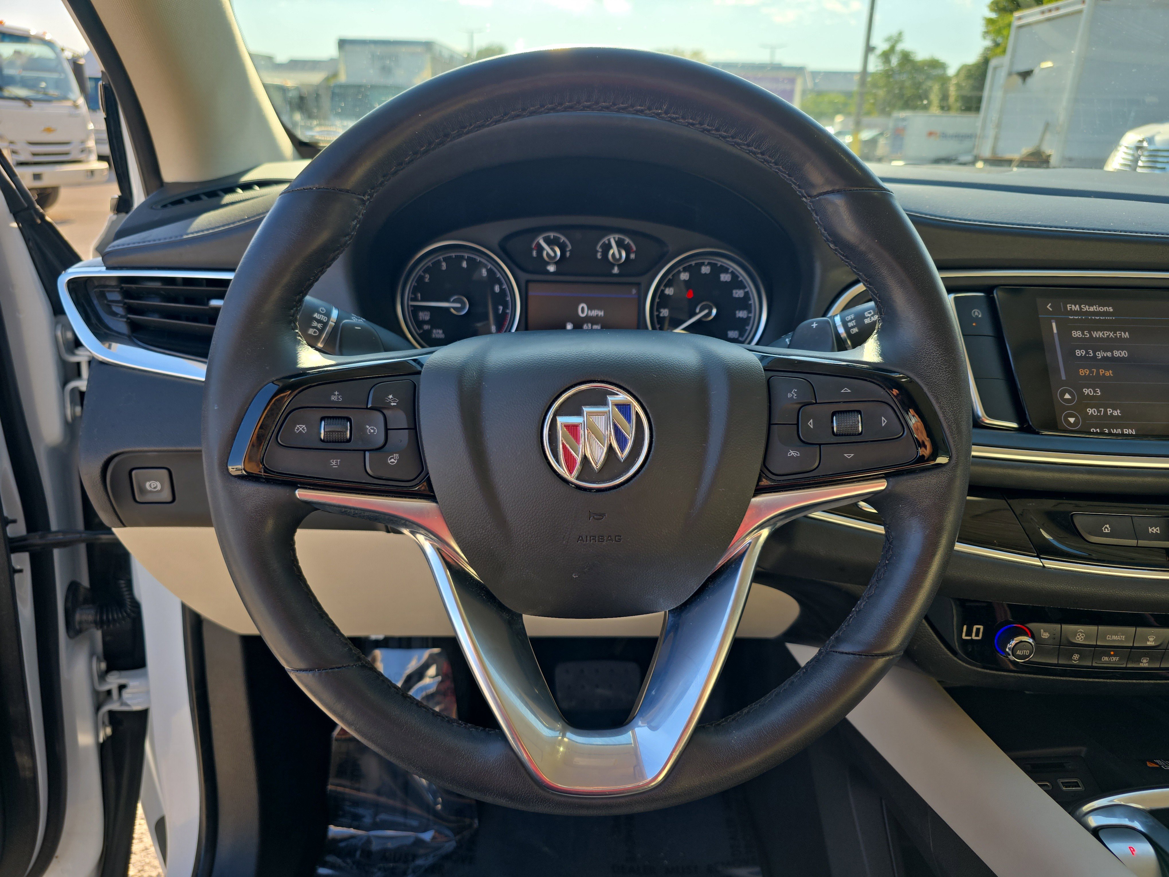 Used 2023 Buick Enclave Essence image 23