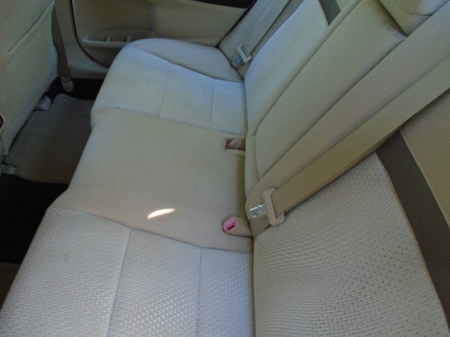 Used 2012 Toyota Camry LE FWD image 11