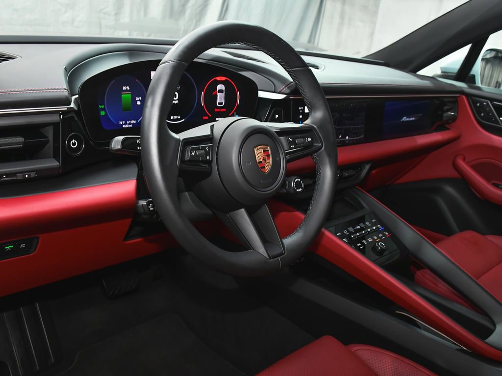 Used 2025 Porsche Macan 4 Electric AWD/4WD image 21