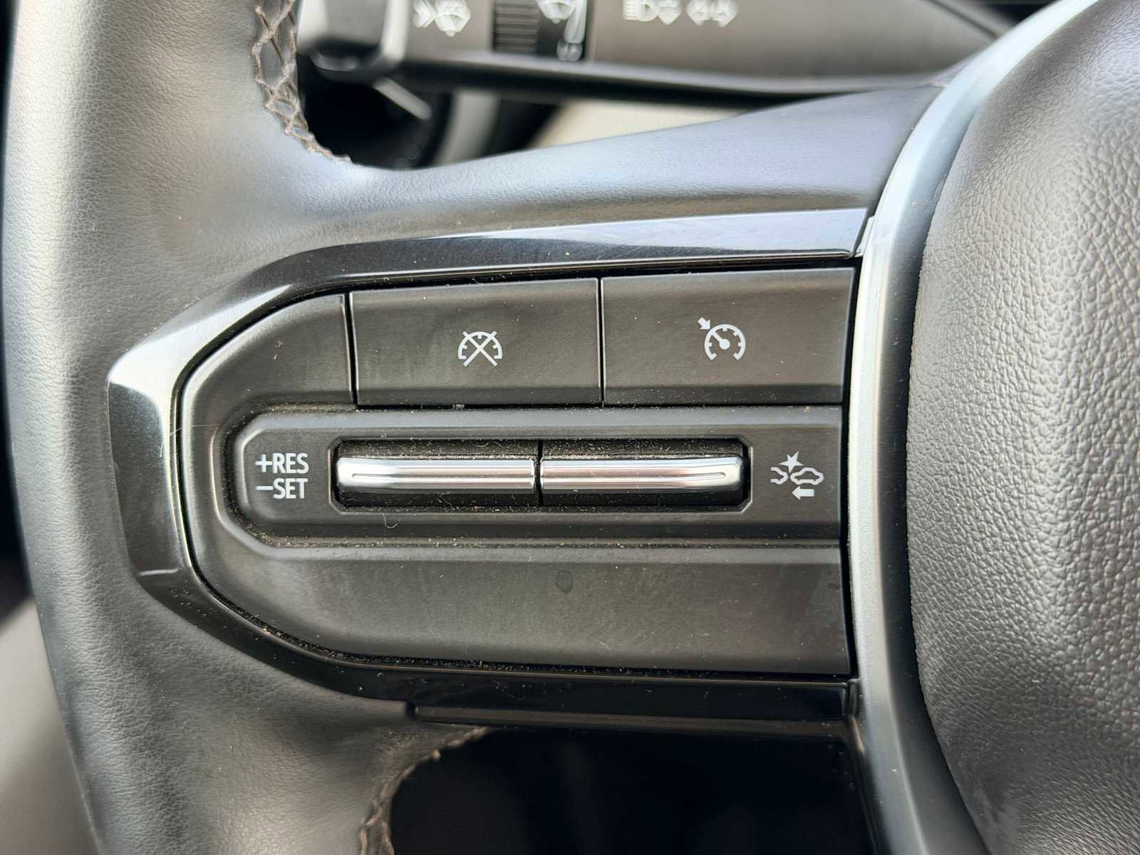 Used 2024 Chevrolet Colorado ZR2 w/ ZR2 Convenience Package III image 25