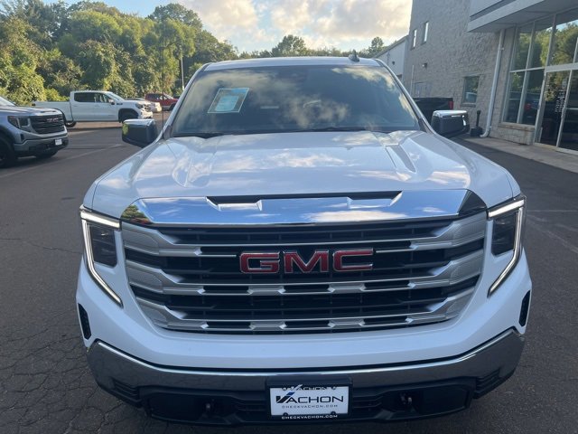 New 2026 GMC Sierra 1500 SLE image 3