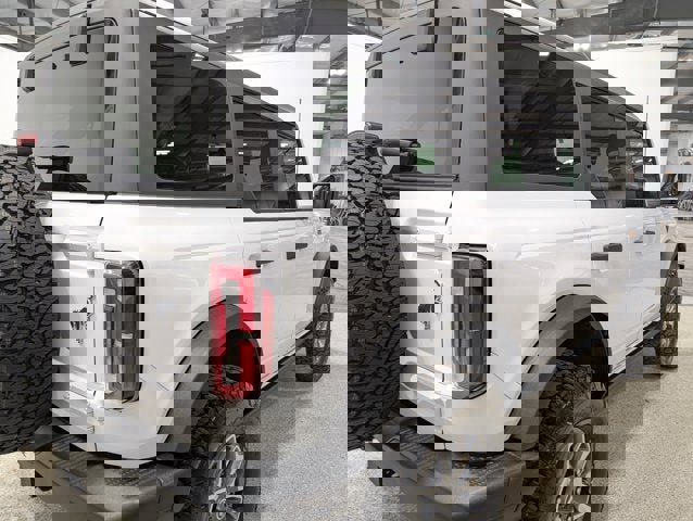 Used 2024 Ford Bronco Badlands image 3