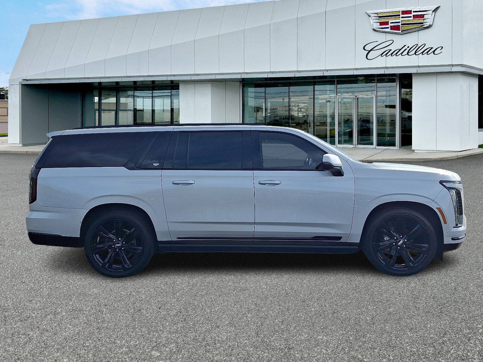 Certified 2025 Cadillac Escalade ESV Sport Platinum w/ LPO, Floor Liner Package AWD/4WD image 6