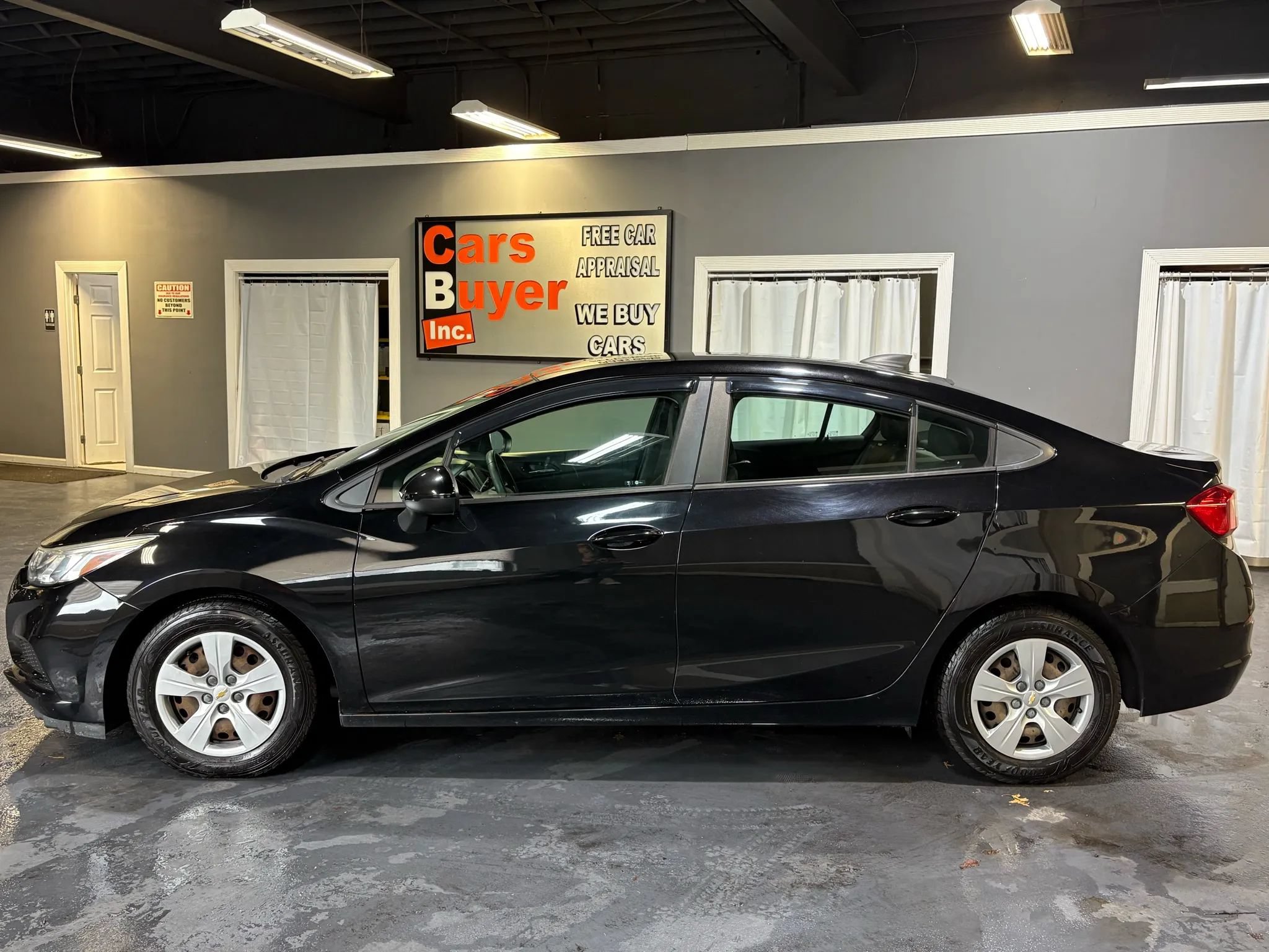 Used 2017 Chevrolet Cruze LS FWD image 3