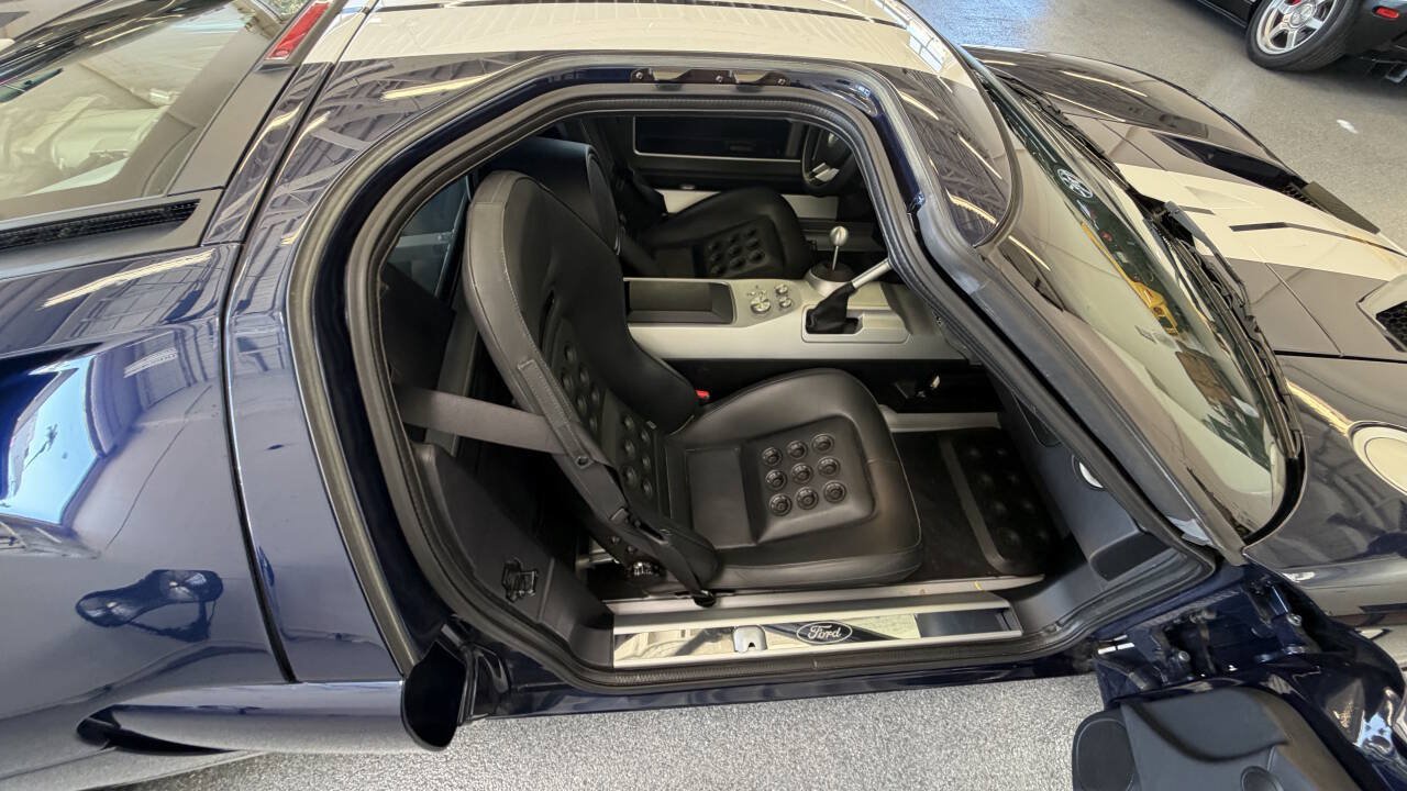 Used 2006 Ford GT RWD image 31