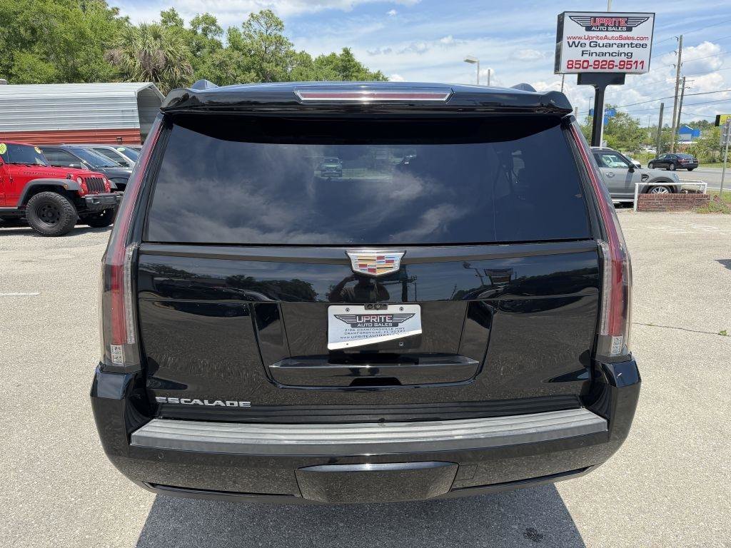 Used 2019 Cadillac Escalade ESV Luxury AWD/4WD image 6