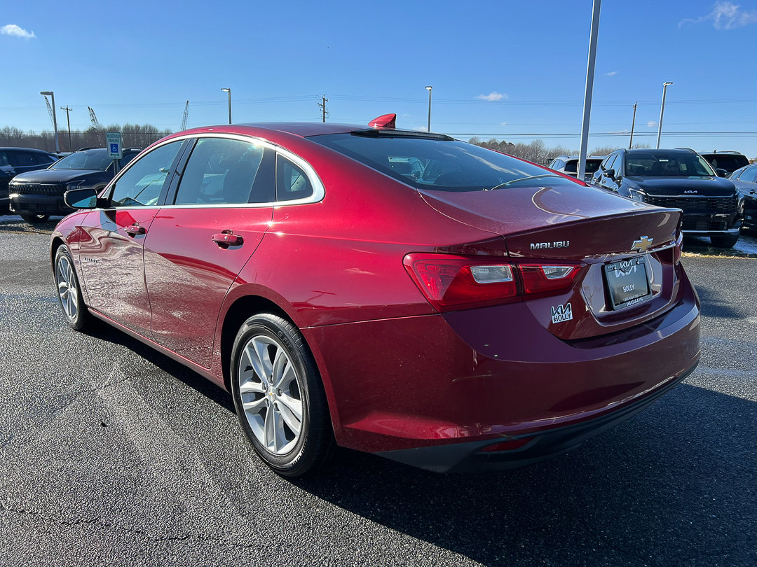 Used 2018 Chevrolet Malibu LT image 3