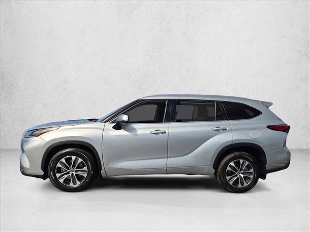 Used 2021 Toyota Highlander XLE AWD/4WD video 2