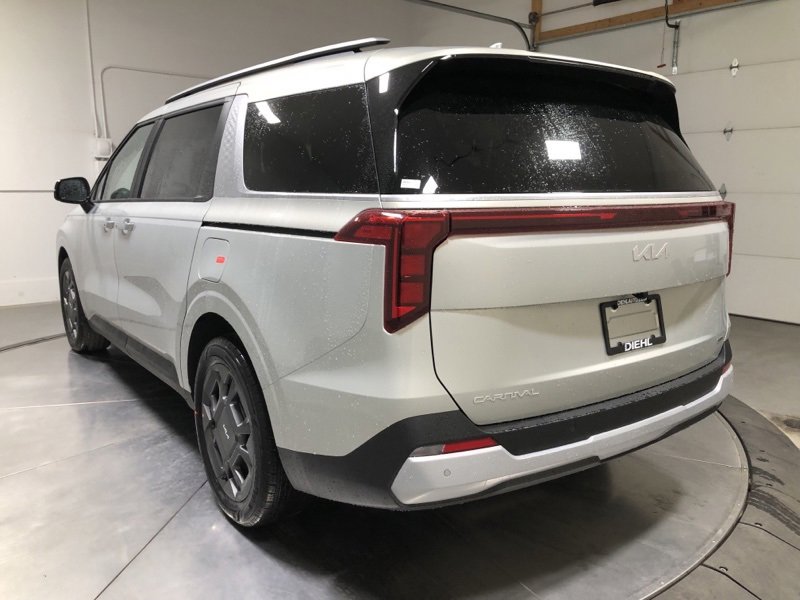 New 2026 Kia Carnival EX image 5