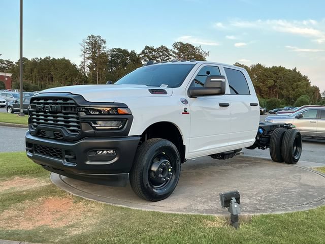 New 2027 RAM 3500 Tradesman AWD/4WD image 3