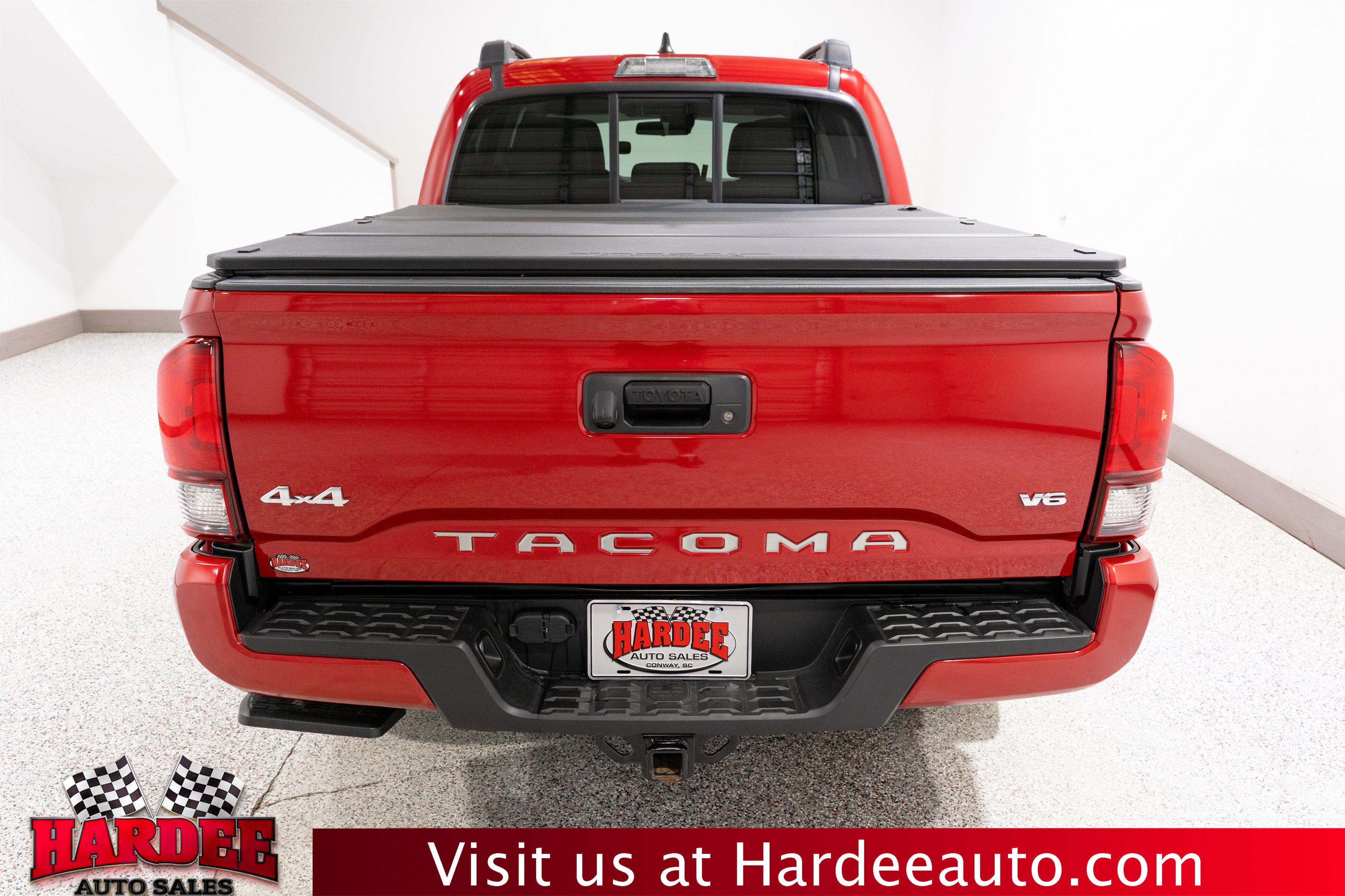 Used 2023 Toyota Tacoma SR AWD/4WD image 4