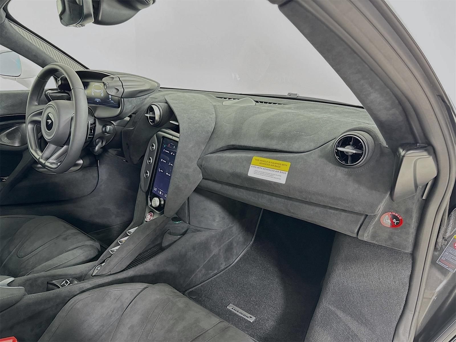 Used 2024 McLaren 750S Spider RWD image 12