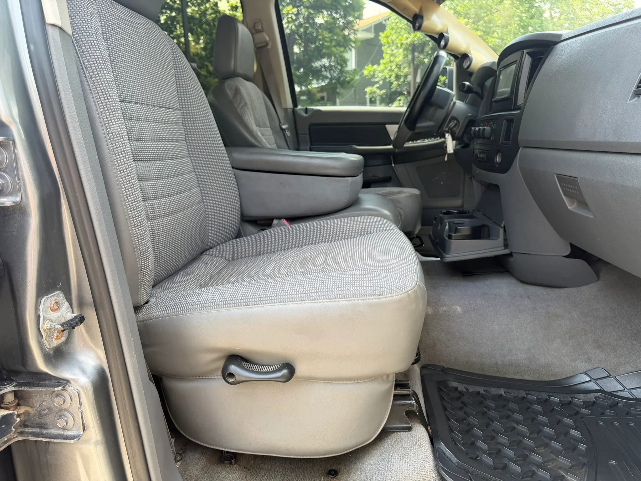 Used 2009 Dodge Ram 2500 Truck SLT w/ Trailer Tow Group AWD/4WD image 12