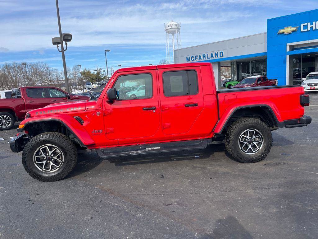 Used 2024 Jeep Gladiator Rubicon image 2
