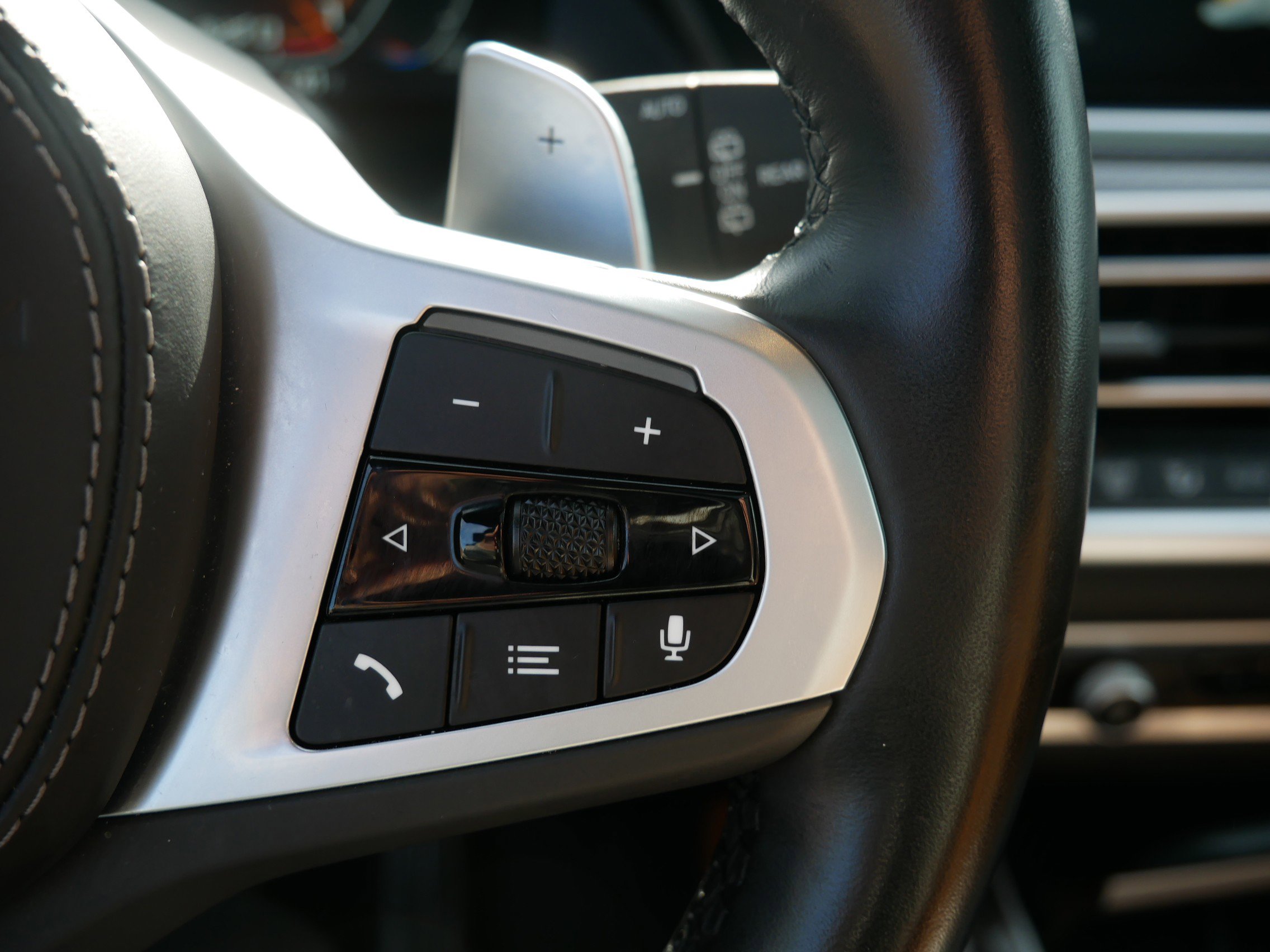 Used 2022 BMW X5 M50i image 20