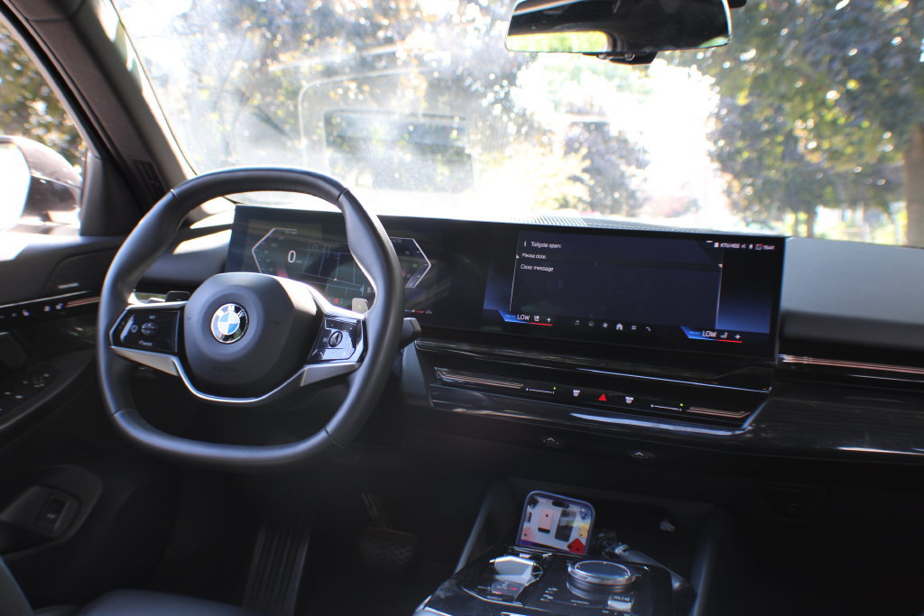 Used 2025 BMW 530i RWD image 30