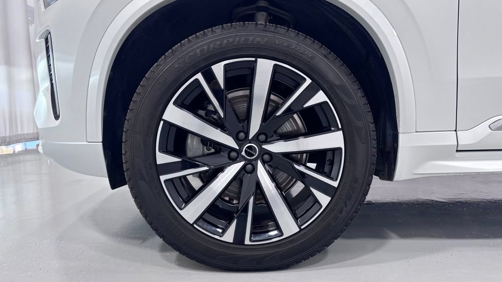 Certified 2025 Volvo XC90 B5 Core w/ Protection Package AWD/4WD image 30
