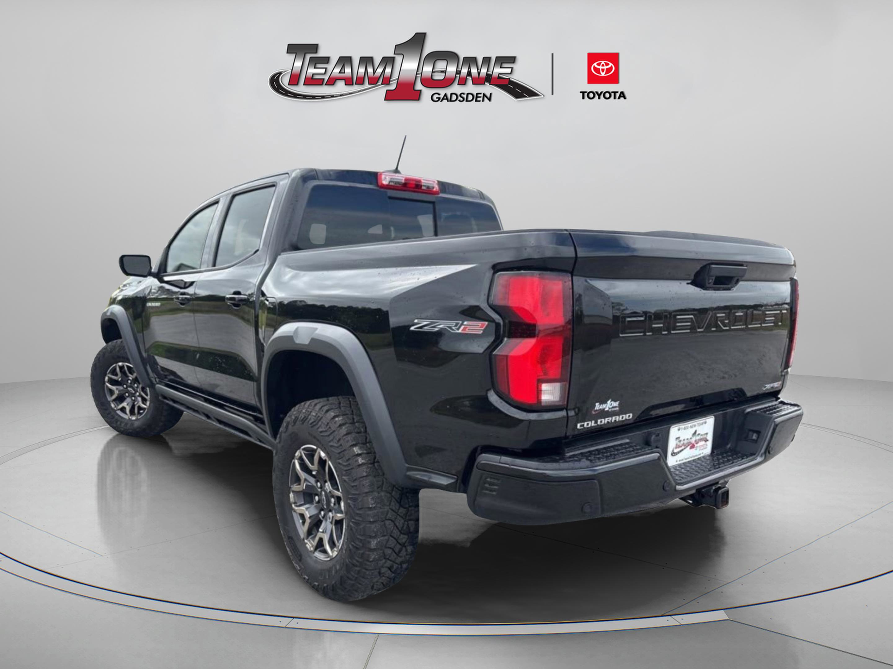 Used 2025 Chevrolet Colorado ZR2 w/ Technology Package AWD/4WD image 7