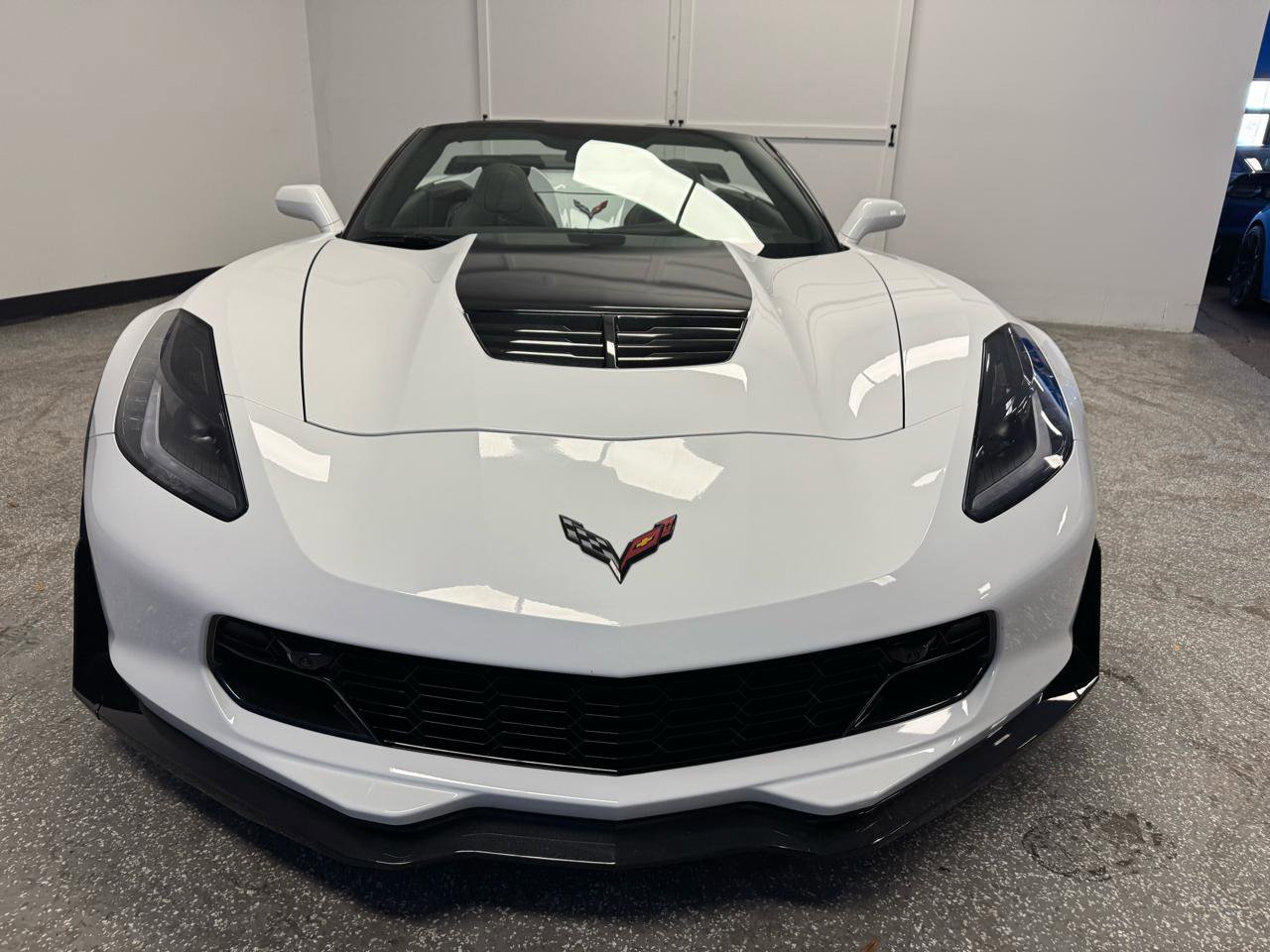 Used 2018 Chevrolet Corvette Z06 w/ Z07 Performance Package image 2