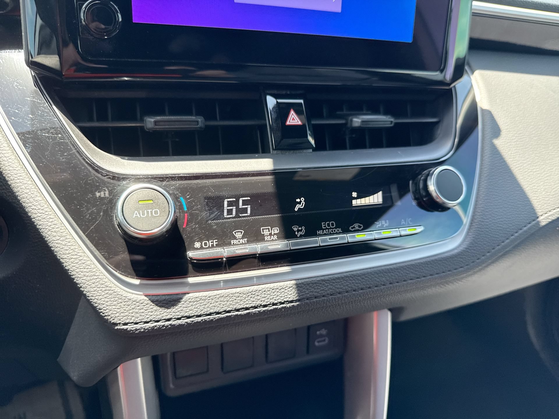Used 2025 Toyota Corolla Cross AWD Hybrid image 16