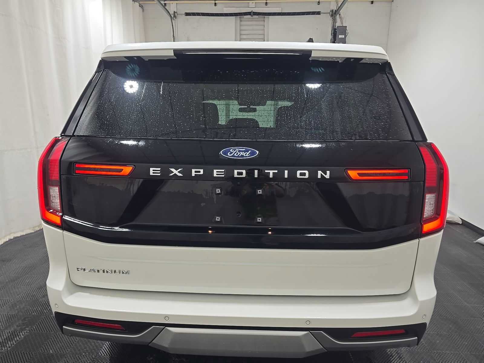 Used 2026 Ford Expedition Platinum w/ Driver's Package AWD/4WD image 7