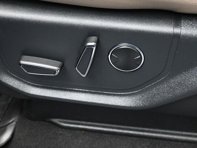 Used 2023 Ford Expedition Limited image 14