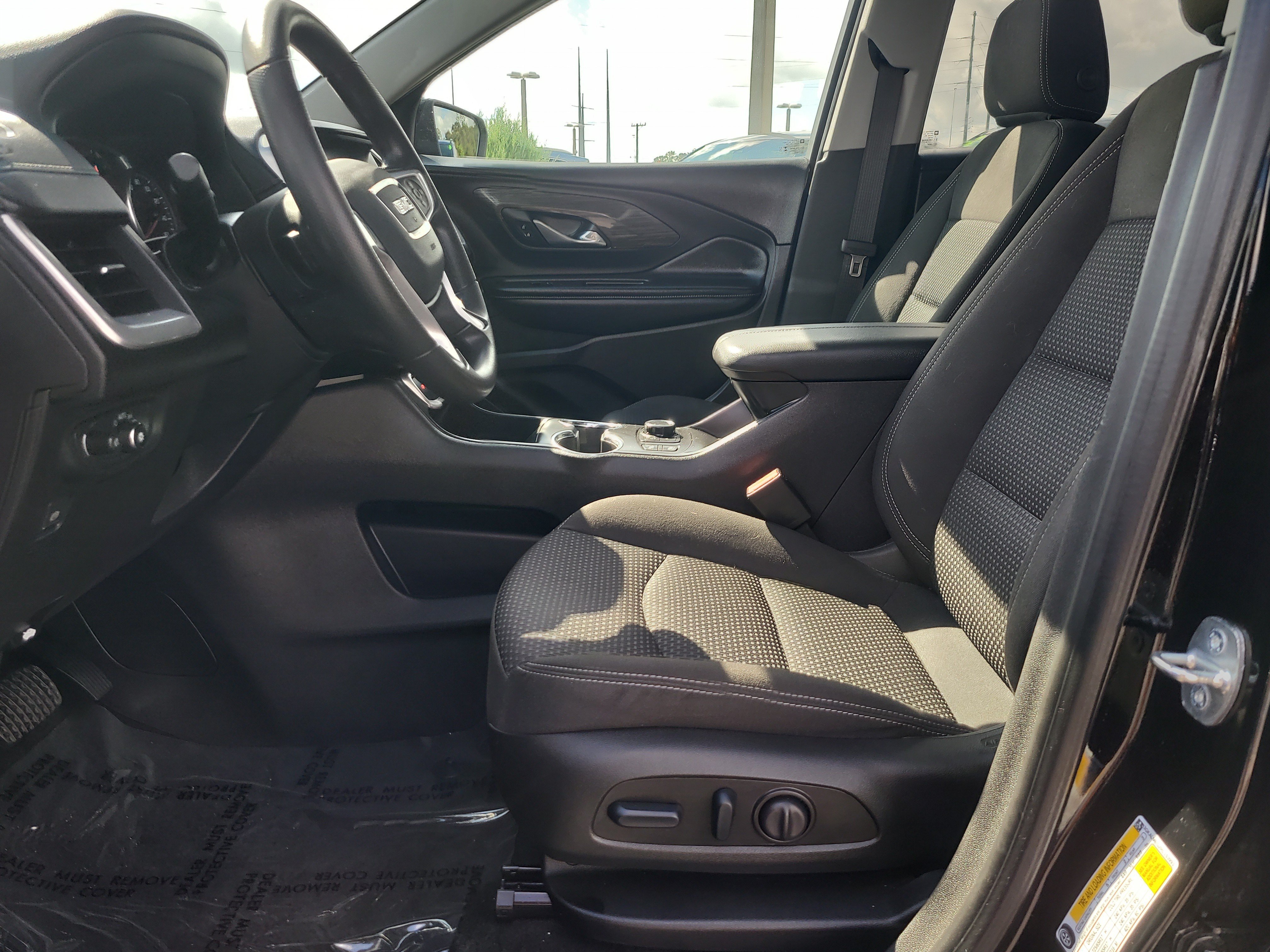 Used 2024 GMC Terrain SLE w/ Driver Convenience Package FWD image 17