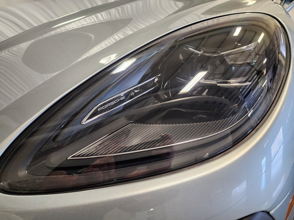 Used 2025 Porsche Macan . image 24