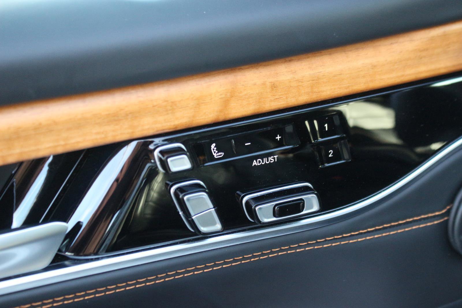 Used 2024 Jeep Grand Wagoneer L Series III image 12