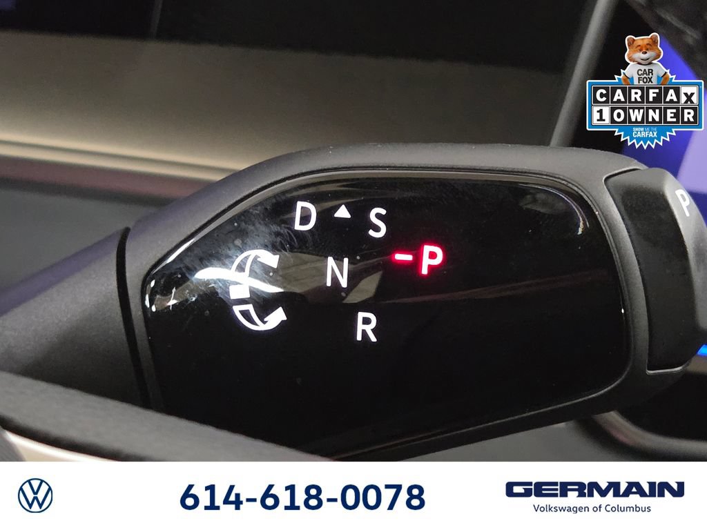 Certified 2025 Volkswagen Tiguan SE R-Line FWD image 35