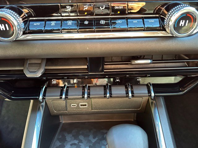 Used 2023 GMC Canyon Elevation w/ Convenience Package AWD/4WD image 30