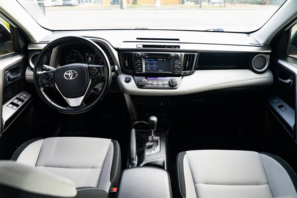 Used 2018 Toyota RAV4 XLE image 8