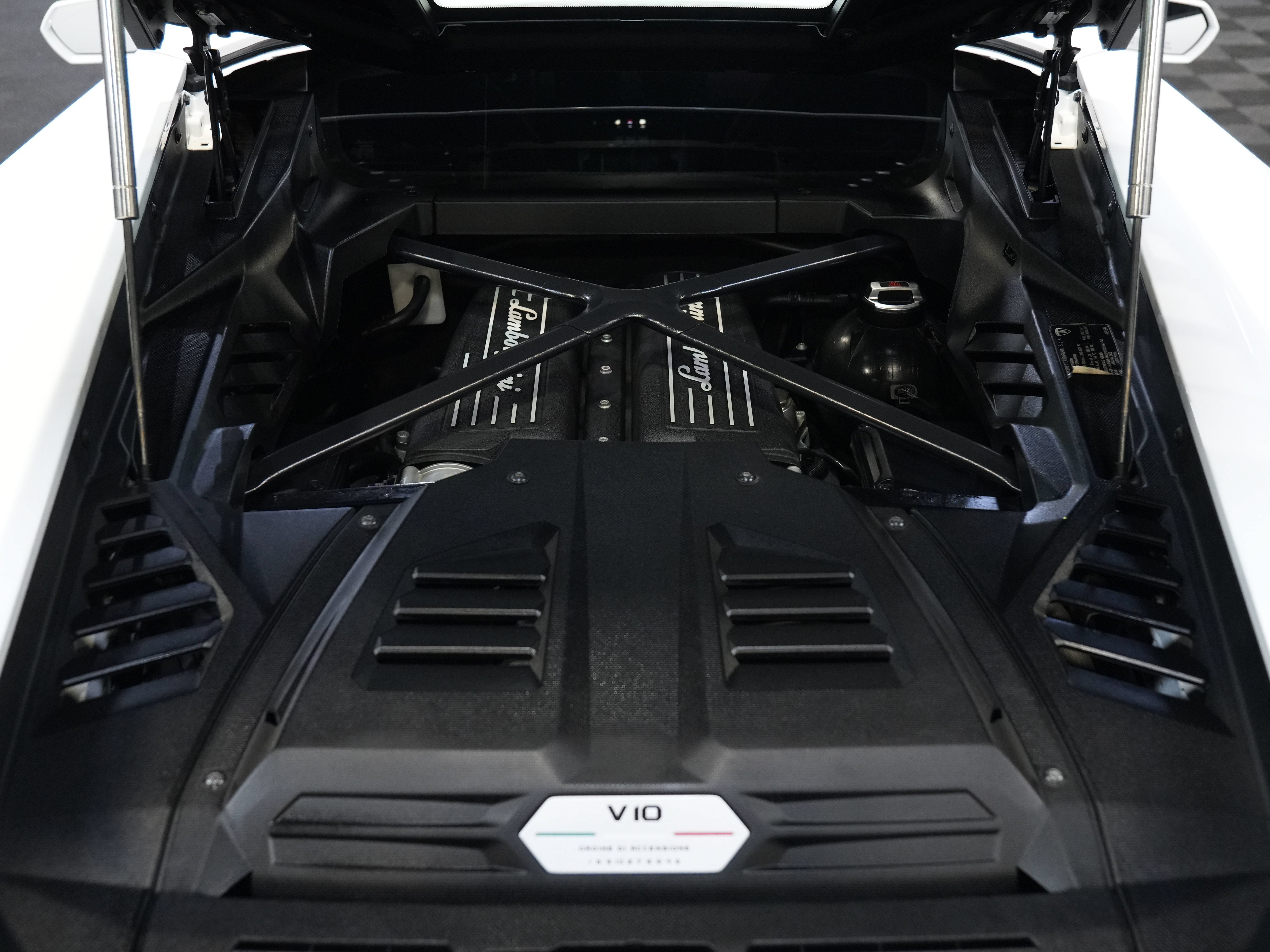 Used 2020 Lamborghini Huracan EVO AWD/4WD image 46